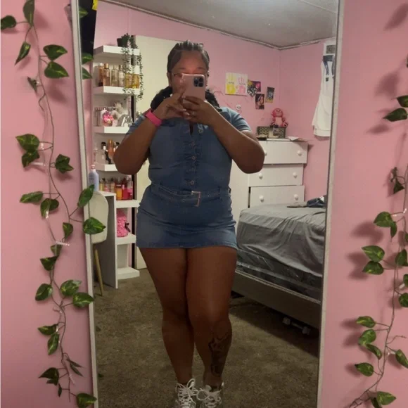 Denim Button-Up Dress - Picture 6 of 6